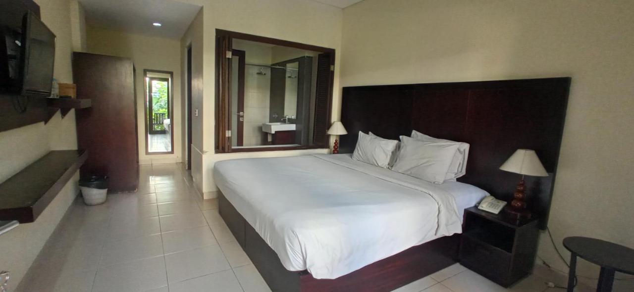 Suris Boutique Hotel Kuta  Ngoại thất bức ảnh
