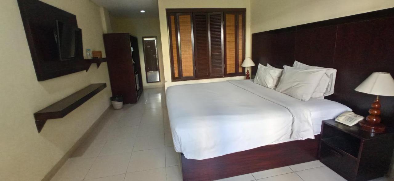 Suris Boutique Hotel Kuta  Ngoại thất bức ảnh